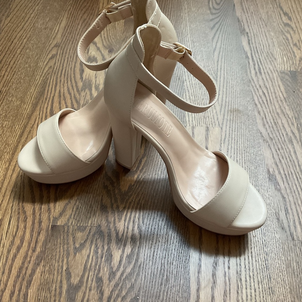 Merumote platform heels